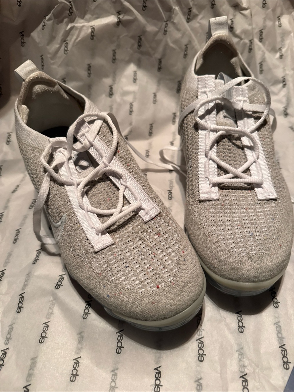 Nike Men's Athletic Shoes White and Light Gray Knit Sneakers